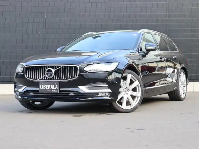 ボルボ Ｖ９０ T6 AWD インスクリプション 宮城県 2017(平29)年 4万km オニキスブラックP 純正ナビ【ＢＴ／ＣＤ／フルセグＴＶ】/サンルーフ　/アダプティブクルーズコントロール　/レーンキープアシスト/ブラインドスポットアシスト/ヘッドアップディスプレイ/パワーテールゲート/茶レザーシート　/全席シートヒーター　/Ｂｏｗｅｒｓ＆ｗｉｌｋｉｎｓサウンド　/パーキングアシスト/自動発車/ステアリングヒーター/前席メモリー付きパワーシート　/３６０°カメラ　/ルーフレール/前席エアシート/オートマチックハイビーム/パーキングアシスト/LEDヘッドライト/純正20インチAW/禁煙車