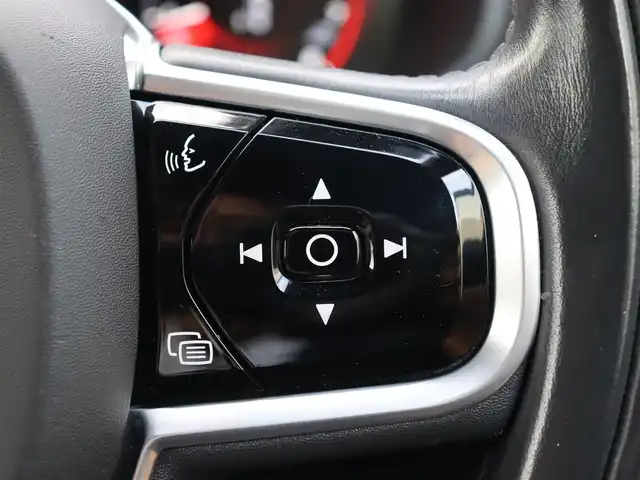 ボルボ Ｖ９０ T6 AWD インスクリプション 宮城県 2017(平29)年 4万km オニキスブラックP 純正ナビ【ＢＴ／ＣＤ／フルセグＴＶ】/サンルーフ　/アダプティブクルーズコントロール　/レーンキープアシスト/ブラインドスポットアシスト/ヘッドアップディスプレイ/パワーテールゲート/茶レザーシート　/全席シートヒーター　/Ｂｏｗｅｒｓ＆ｗｉｌｋｉｎｓサウンド　/パーキングアシスト/自動発車/ステアリングヒーター/前席メモリー付きパワーシート　/３６０°カメラ　/ルーフレール/前席エアシート/オートマチックハイビーム/パーキングアシスト/LEDヘッドライト/純正20インチAW/禁煙車