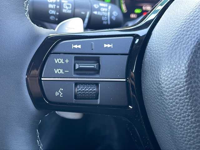 ホンダ ＺＲ－Ｖ ハイブリッド e:HEV Z 道東・釧路十勝 2024(令6)年 0.9万km スーパープラチナグレーメタリック 4WD/ワンオーナー/寒冷地仕様/純正ナビ　/(AM/FM/CD/DVD/BT)/純正ドライブレコーダー　前のみ/ビルトインETC2.0/アラウンドビューモニター/バックカメラ/レザーシート/パワーシート 前席/シートヒーター　前席/ステアリングヒーター/ステアリングスイッチ/シートメモリー/置くだけ充電/BOSEサウンド/新品冬タイヤ積込/純正18インチAW/純正フロアマット/電動リアゲート/MTモード付AT/アイドリングストップ/パーキングアシスト/レーダークルーズコントロール/コーナーセンサー　前後/レーンキープアシスト/ダウンヒルアシスト/オートライト/オートマチックハイビーム/ライトレベライザー/フォグランプ/盗難防止装置/ABS/横滑り防止装置/スペアキー