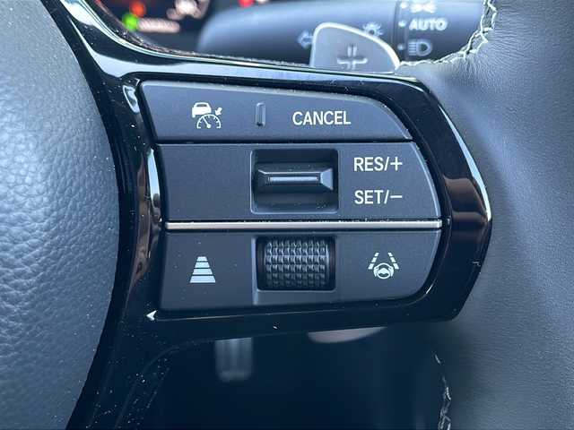 ホンダ ＺＲ－Ｖ ハイブリッド e:HEV Z 道東・釧路十勝 2024(令6)年 0.9万km スーパープラチナグレーメタリック 4WD/ワンオーナー/寒冷地仕様/純正ナビ　/(AM/FM/CD/DVD/BT)/純正ドライブレコーダー　前のみ/ビルトインETC2.0/アラウンドビューモニター/バックカメラ/レザーシート/パワーシート 前席/シートヒーター　前席/ステアリングヒーター/ステアリングスイッチ/シートメモリー/置くだけ充電/BOSEサウンド/新品冬タイヤ積込/純正18インチAW/純正フロアマット/電動リアゲート/MTモード付AT/アイドリングストップ/パーキングアシスト/レーダークルーズコントロール/コーナーセンサー　前後/レーンキープアシスト/ダウンヒルアシスト/オートライト/オートマチックハイビーム/ライトレベライザー/フォグランプ/盗難防止装置/ABS/横滑り防止装置/スペアキー