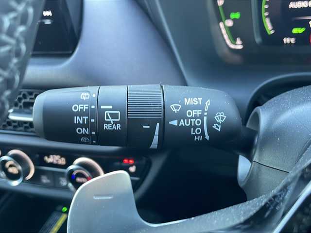 ホンダ ＺＲ－Ｖ ハイブリッド e:HEV Z 道東・釧路十勝 2024(令6)年 0.9万km スーパープラチナグレーメタリック 4WD/ワンオーナー/寒冷地仕様/純正ナビ　/(AM/FM/CD/DVD/BT)/純正ドライブレコーダー　前のみ/ビルトインETC2.0/アラウンドビューモニター/バックカメラ/レザーシート/パワーシート 前席/シートヒーター　前席/ステアリングヒーター/ステアリングスイッチ/シートメモリー/置くだけ充電/BOSEサウンド/新品冬タイヤ積込/純正18インチAW/純正フロアマット/電動リアゲート/MTモード付AT/アイドリングストップ/パーキングアシスト/レーダークルーズコントロール/コーナーセンサー　前後/レーンキープアシスト/ダウンヒルアシスト/オートライト/オートマチックハイビーム/ライトレベライザー/フォグランプ/盗難防止装置/ABS/横滑り防止装置/スペアキー