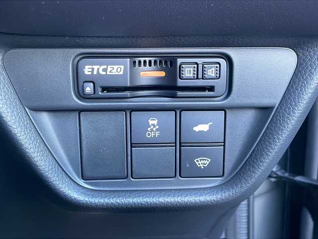 ホンダ ＺＲ－Ｖ ハイブリッド e:HEV Z 道東・釧路十勝 2024(令6)年 0.9万km スーパープラチナグレーメタリック 4WD/ワンオーナー/寒冷地仕様/純正ナビ　/(AM/FM/CD/DVD/BT)/純正ドライブレコーダー　前のみ/ビルトインETC2.0/アラウンドビューモニター/バックカメラ/レザーシート/パワーシート 前席/シートヒーター　前席/ステアリングヒーター/ステアリングスイッチ/シートメモリー/置くだけ充電/BOSEサウンド/新品冬タイヤ積込/純正18インチAW/純正フロアマット/電動リアゲート/MTモード付AT/アイドリングストップ/パーキングアシスト/レーダークルーズコントロール/コーナーセンサー　前後/レーンキープアシスト/ダウンヒルアシスト/オートライト/オートマチックハイビーム/ライトレベライザー/フォグランプ/盗難防止装置/ABS/横滑り防止装置/スペアキー