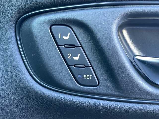 ホンダ ＺＲ－Ｖ ハイブリッド e:HEV Z 道東・釧路十勝 2024(令6)年 0.9万km スーパープラチナグレーメタリック 4WD/ワンオーナー/寒冷地仕様/純正ナビ　/(AM/FM/CD/DVD/BT)/純正ドライブレコーダー　前のみ/ビルトインETC2.0/アラウンドビューモニター/バックカメラ/レザーシート/パワーシート 前席/シートヒーター　前席/ステアリングヒーター/ステアリングスイッチ/シートメモリー/置くだけ充電/BOSEサウンド/新品冬タイヤ積込/純正18インチAW/純正フロアマット/電動リアゲート/MTモード付AT/アイドリングストップ/パーキングアシスト/レーダークルーズコントロール/コーナーセンサー　前後/レーンキープアシスト/ダウンヒルアシスト/オートライト/オートマチックハイビーム/ライトレベライザー/フォグランプ/盗難防止装置/ABS/横滑り防止装置/スペアキー