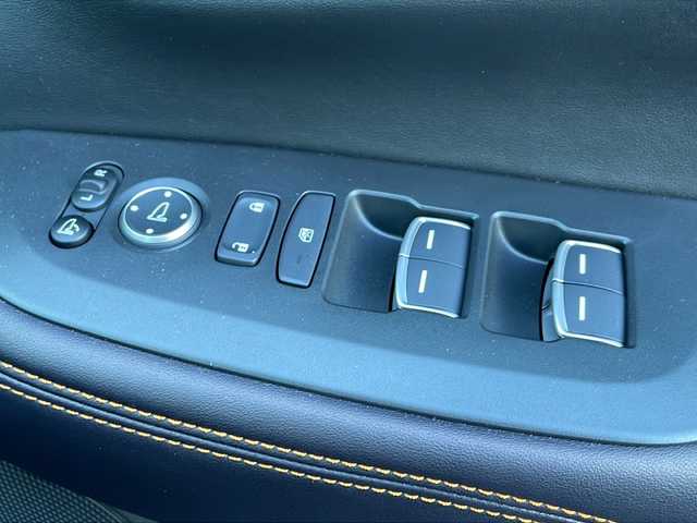 ホンダ ＺＲ－Ｖ ハイブリッド e:HEV Z 道東・釧路十勝 2024(令6)年 0.9万km スーパープラチナグレーメタリック 4WD/ワンオーナー/寒冷地仕様/純正ナビ　/(AM/FM/CD/DVD/BT)/純正ドライブレコーダー　前のみ/ビルトインETC2.0/アラウンドビューモニター/バックカメラ/レザーシート/パワーシート 前席/シートヒーター　前席/ステアリングヒーター/ステアリングスイッチ/シートメモリー/置くだけ充電/BOSEサウンド/新品冬タイヤ積込/純正18インチAW/純正フロアマット/電動リアゲート/MTモード付AT/アイドリングストップ/パーキングアシスト/レーダークルーズコントロール/コーナーセンサー　前後/レーンキープアシスト/ダウンヒルアシスト/オートライト/オートマチックハイビーム/ライトレベライザー/フォグランプ/盗難防止装置/ABS/横滑り防止装置/スペアキー