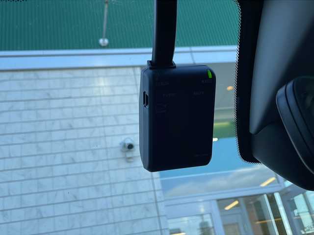 ホンダ ＺＲ－Ｖ ハイブリッド e:HEV Z 道東・釧路十勝 2024(令6)年 0.9万km スーパープラチナグレーメタリック 4WD/ワンオーナー/寒冷地仕様/純正ナビ　/(AM/FM/CD/DVD/BT)/純正ドライブレコーダー　前のみ/ビルトインETC2.0/アラウンドビューモニター/バックカメラ/レザーシート/パワーシート 前席/シートヒーター　前席/ステアリングヒーター/ステアリングスイッチ/シートメモリー/置くだけ充電/BOSEサウンド/新品冬タイヤ積込/純正18インチAW/純正フロアマット/電動リアゲート/MTモード付AT/アイドリングストップ/パーキングアシスト/レーダークルーズコントロール/コーナーセンサー　前後/レーンキープアシスト/ダウンヒルアシスト/オートライト/オートマチックハイビーム/ライトレベライザー/フォグランプ/盗難防止装置/ABS/横滑り防止装置/スペアキー