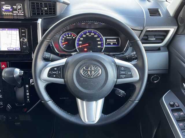 トヨタ タンク カスタムG－T 山口県 2016(平28)年 6.8万km パールホワイトⅢ 純正SDナビ【NSZT-W66T】/・Bluetooth接続/・フルセグTV/・DVD再生機能有/・AM/FM/バックカメラ/ETC/ドライブレコーダー/スマートアシスト/・衝突警報機能/・衝突回避支援ブレーキ機能/・誤発進抑制制御機能/・後方誤発進抑制制御機能/・レーダークルーズコントロール/・車線逸脱警報機能/・先行車発進お知らせ機能/シートヒーター/純正フロアマット/スマートキー/プッシュスタート/スペアキー1本/両側パワースライドドア/純正LEDライト/純正15インチアルミホイール/ドアバイザー/ウィンカーミラー