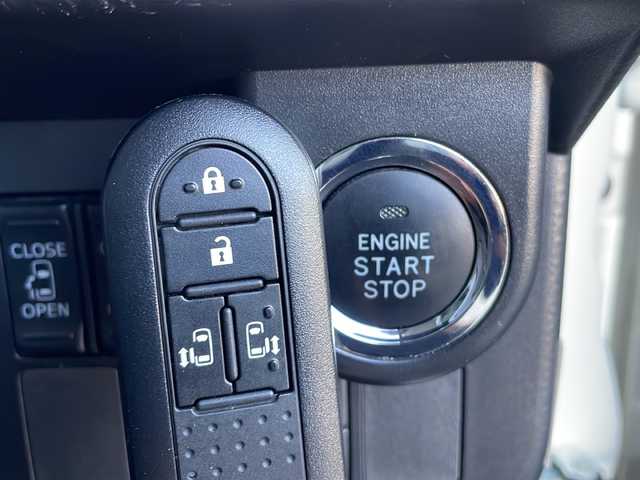 トヨタ タンク カスタムG－T 山口県 2016(平28)年 6.8万km パールホワイトⅢ 純正SDナビ【NSZT-W66T】/・Bluetooth接続/・フルセグTV/・DVD再生機能有/・AM/FM/バックカメラ/ETC/ドライブレコーダー/スマートアシスト/・衝突警報機能/・衝突回避支援ブレーキ機能/・誤発進抑制制御機能/・後方誤発進抑制制御機能/・レーダークルーズコントロール/・車線逸脱警報機能/・先行車発進お知らせ機能/シートヒーター/純正フロアマット/スマートキー/プッシュスタート/スペアキー1本/両側パワースライドドア/純正LEDライト/純正15インチアルミホイール/ドアバイザー/ウィンカーミラー