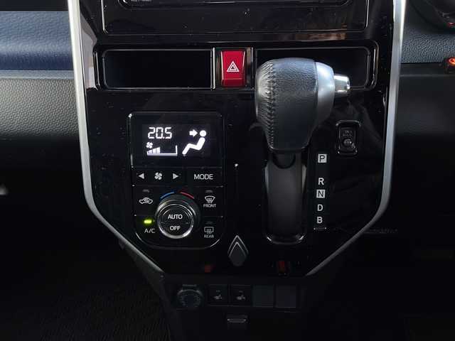 トヨタ タンク カスタムG－T 山口県 2016(平28)年 6.8万km パールホワイトⅢ 純正SDナビ【NSZT-W66T】/・Bluetooth接続/・フルセグTV/・DVD再生機能有/・AM/FM/バックカメラ/ETC/ドライブレコーダー/スマートアシスト/・衝突警報機能/・衝突回避支援ブレーキ機能/・誤発進抑制制御機能/・後方誤発進抑制制御機能/・レーダークルーズコントロール/・車線逸脱警報機能/・先行車発進お知らせ機能/シートヒーター/純正フロアマット/スマートキー/プッシュスタート/スペアキー1本/両側パワースライドドア/純正LEDライト/純正15インチアルミホイール/ドアバイザー/ウィンカーミラー