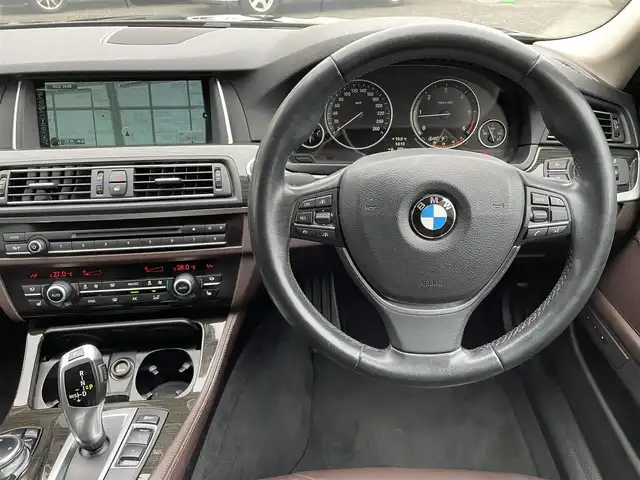 ＢＭＷ ５２３ｄ ツーリング ラグジュアリー 大阪府 2014(平26)年 11.8万km サファイアブラックP 純正HDDナビ/BT/CD/DVD/TV/USB/茶革シート/メモリー機能付きパワーシート/前席シートヒーター/追従機能付きクルーズコントロール/レーンキープアシスト/前後コーナーセンサー/バックカメラ/電動リアゲート/純正フロアマット/純正20インチAW/スペアキー/ミラー内蔵純正ETC