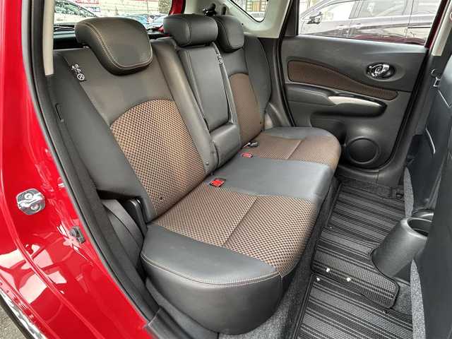 日産 ノート メダリスト X FOUR Vセレ+セーフティⅡ 道央・札幌 2016(平28)年 2.5万km バーニングレッド 純正HDDナビ　MC315D-w/（BT＆CD＆DVD＆フルセグ＆USB）/ワンオーナー/全方位カメラ/前方ドライブレコーダー/社外ETC/レーンキープアシスト/横滑り防止装置/エマージェンシーブレーキ/純正スタッドレスタイヤ積載(185/70R14)/LEDヘッドライト/オートライト/電動格納ミラー/純正フロアマット/フルフラットシート/ベンチシート/ステアリングスイッチ/コーナーセンサー（前後）
