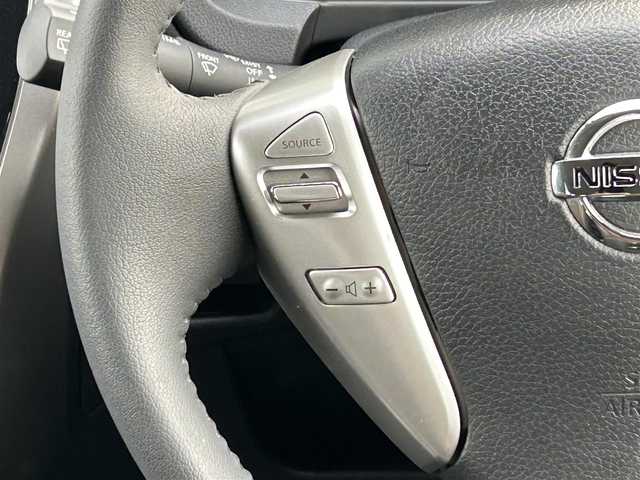 日産 ノート メダリスト X FOUR Vセレ+セーフティⅡ 道央・札幌 2016(平28)年 2.5万km バーニングレッド 純正HDDナビ　MC315D-w/（BT＆CD＆DVD＆フルセグ＆USB）/ワンオーナー/全方位カメラ/前方ドライブレコーダー/社外ETC/レーンキープアシスト/横滑り防止装置/エマージェンシーブレーキ/純正スタッドレスタイヤ積載(185/70R14)/LEDヘッドライト/オートライト/電動格納ミラー/純正フロアマット/フルフラットシート/ベンチシート/ステアリングスイッチ/コーナーセンサー（前後）