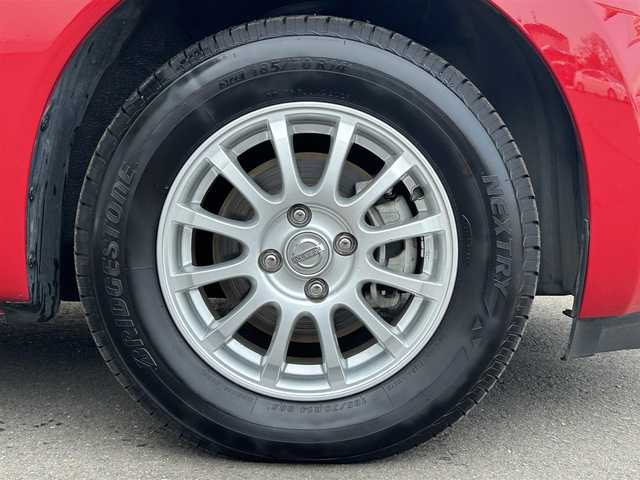 日産 ノート メダリスト X FOUR Vセレ+セーフティⅡ 道央・札幌 2016(平28)年 2.5万km バーニングレッド 純正HDDナビ　MC315D-w/（BT＆CD＆DVD＆フルセグ＆USB）/ワンオーナー/全方位カメラ/前方ドライブレコーダー/社外ETC/レーンキープアシスト/横滑り防止装置/エマージェンシーブレーキ/純正スタッドレスタイヤ積載(185/70R14)/LEDヘッドライト/オートライト/電動格納ミラー/純正フロアマット/フルフラットシート/ベンチシート/ステアリングスイッチ/コーナーセンサー（前後）