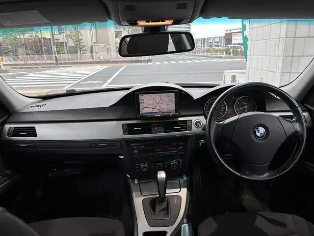 ＢＭＷ ３２０ｉ 岡山県 2008(平20)年 14.5万km ジェットブラック 登録時走行距離144.745km/社外HDDナビ：AVIC-HRV002/バックカメラ/パワーシート（D＋N 席）/ETC/純正16インチアルミホイール/プッシュスタート/スマートキー