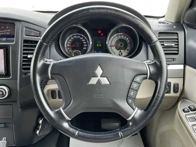 三菱 パジェロ ロング エクシード 岩手県 2008(平20)年 8.9万km ウォームホワイトパール 4WD/サンルーフ/社外ナビ/→フルセグTV/Bluetooth/CD/AUX/バックカメラ/クルーズコントロール/リアヒーター/ETC/MTモード付/センターデフロック/背面タイヤ/オートライト/HIDヘッドライト/フォグライト/〇パワーステアリング/〇純正フロアマット/〇ドアバイザー/〇ウインカーミラー/取扱説明書