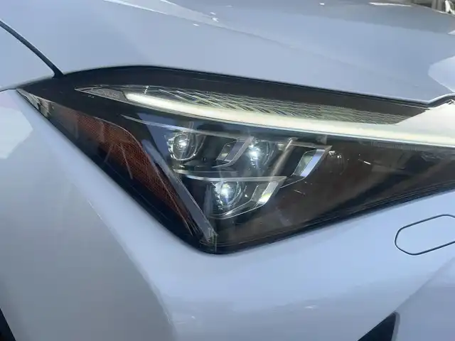 レクサス ＵＸ 250h Fスポーツ 兵庫県 2020(令2)年 1.5万km ホワイトノーヴァガラスフレーク ・法人ワンオーナー/・R3/4/5/6年レクサス点検記録簿あり/・内装Fスポーツ専用ホワイト/【メーカーOP】//3眼フルLEDヘッドランプ（ヘッドランプクリーナー付）//AHS（アダプティブハイビームシステム）//パノラミックビューモニター//BSM//PKSB//チルト&スライド　ムーンルーフ//前席シートベンチレーション//・メーカーSDナビ/・地デジ/DVD/BT/USB/AUX/・ステアリングリモコン/・TVキャンセラー/・ステアリングヒーター/・ドライブレコーダー（前方/周辺録画カメラ）/・パドルシフト/・ビルトインETC/・純正18インチAW/・前席シートヒーター/・パワーバックドア/・Lexus Safety Systemプラス//プリクラッシュセーフティ（PCS）//レーントレーシングアシスト（LTA）//ロードサインアシスト（RSA）//レーダークルーズコントロール//先行車発進お知らせ（TMN）