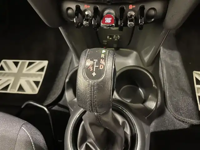 ＭＩＮＩ ＢＭＷ ミニ クーパー 熊本県 2014(平26)年 5.6万km ムーンウォークグレーメタリック ・スマートキー/・プッシュスタート/・純正HDDナビ/　【Bluetooth・USB・MSV】/・社外フルセグTV/・バックカメラ/・ETC/・ドライブレコーダー(前後録画)/・LEDヘッドランプ/・LEDフォグランプ/・純正マット