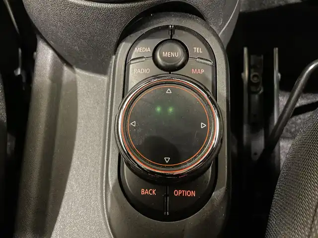 ＭＩＮＩ ＢＭＷ ミニ クーパー 熊本県 2014(平26)年 5.6万km ムーンウォークグレーメタリック ・スマートキー/・プッシュスタート/・純正HDDナビ/　【Bluetooth・USB・MSV】/・社外フルセグTV/・バックカメラ/・ETC/・ドライブレコーダー(前後録画)/・LEDヘッドランプ/・LEDフォグランプ/・純正マット