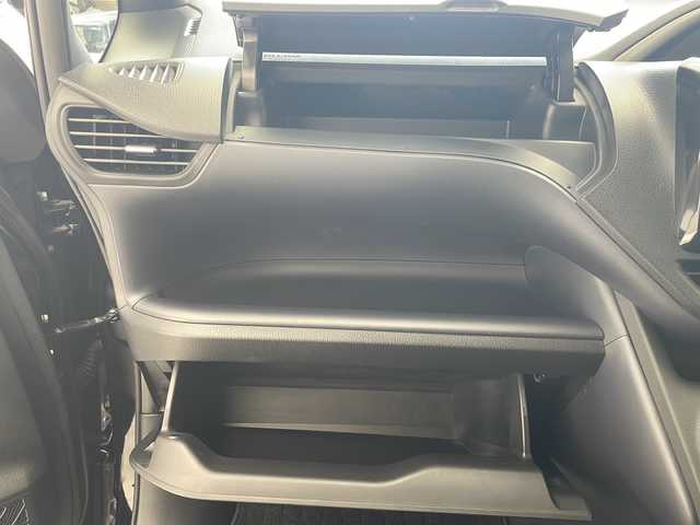 トヨタ ヴォクシー ZS 煌 沖縄県 2016(平28)年 6.2万km ブラック アルパイン9インチナビ/（フルセグTV　DVD　Bluetooth）/バックカメラ/ETC/アルパインフリップダウンモニター/トヨタセーフティセンス/両側パワースライドドア/モデリスタエアロ/ステアリングスイッチ/スマートキー/プッシュスタート/ドアバイザー/サンシェード/純正フロアマット/LEDヘッドライト/オートライト