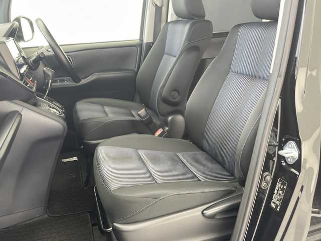 トヨタ ヴォクシー ZS 煌 沖縄県 2016(平28)年 6.2万km ブラック アルパイン9インチナビ/（フルセグTV　DVD　Bluetooth）/バックカメラ/ETC/アルパインフリップダウンモニター/トヨタセーフティセンス/両側パワースライドドア/モデリスタエアロ/ステアリングスイッチ/スマートキー/プッシュスタート/ドアバイザー/サンシェード/純正フロアマット/LEDヘッドライト/オートライト