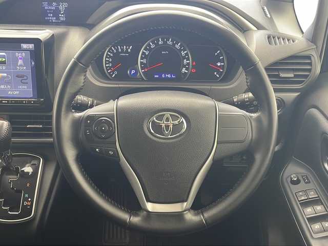 トヨタ ヴォクシー ZS 煌 沖縄県 2016(平28)年 6.2万km ブラック アルパイン9インチナビ/（フルセグTV　DVD　Bluetooth）/バックカメラ/ETC/アルパインフリップダウンモニター/トヨタセーフティセンス/両側パワースライドドア/モデリスタエアロ/ステアリングスイッチ/スマートキー/プッシュスタート/ドアバイザー/サンシェード/純正フロアマット/LEDヘッドライト/オートライト