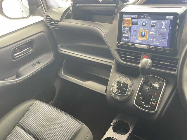 トヨタ ヴォクシー ZS 煌 沖縄県 2016(平28)年 6.2万km ブラック アルパイン9インチナビ/（フルセグTV　DVD　Bluetooth）/バックカメラ/ETC/アルパインフリップダウンモニター/トヨタセーフティセンス/両側パワースライドドア/モデリスタエアロ/ステアリングスイッチ/スマートキー/プッシュスタート/ドアバイザー/サンシェード/純正フロアマット/LEDヘッドライト/オートライト