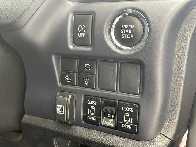 トヨタ ヴォクシー ZS 煌 沖縄県 2016(平28)年 6.2万km ブラック アルパイン9インチナビ/（フルセグTV　DVD　Bluetooth）/バックカメラ/ETC/アルパインフリップダウンモニター/トヨタセーフティセンス/両側パワースライドドア/モデリスタエアロ/ステアリングスイッチ/スマートキー/プッシュスタート/ドアバイザー/サンシェード/純正フロアマット/LEDヘッドライト/オートライト