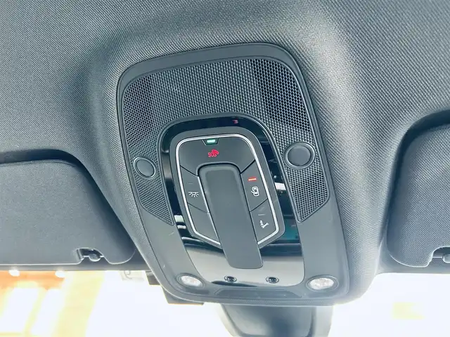 アウディ Ｑ７ 45 Sラインリミテッド 大阪府 2020(令2)年 4.2万km デイトナグレーパールエフェクト バーチャルコックピット/黒革/パワーシート/シートヒーター/Dシートメモリ/純正ナビ/TV/360度カメラ/applecarplay/ACC/サイドアシスト/電動リアゲート/電動格納サードシート/純正21インチAW/マトリクスLED/パドルシフト/ETC