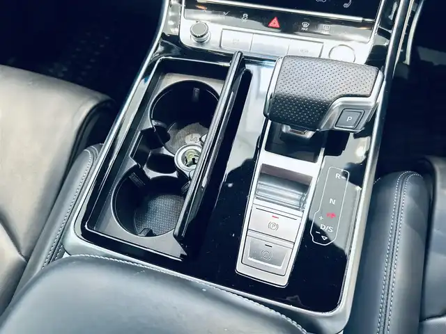 アウディ Ｑ７ 45 Sラインリミテッド 大阪府 2020(令2)年 4.2万km デイトナグレーパールエフェクト バーチャルコックピット/黒革/パワーシート/シートヒーター/Dシートメモリ/純正ナビ/TV/360度カメラ/applecarplay/ACC/サイドアシスト/電動リアゲート/電動格納サードシート/純正21インチAW/マトリクスLED/パドルシフト/ETC