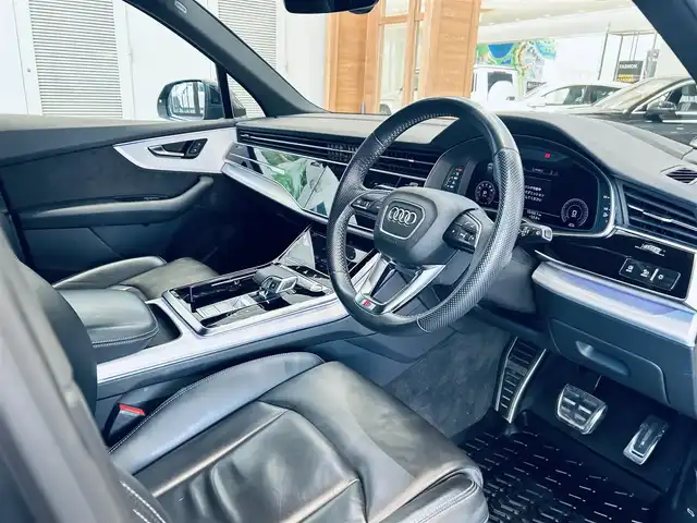 アウディ Ｑ７ 45 Sラインリミテッド 大阪府 2020(令2)年 4.2万km デイトナグレーパールエフェクト バーチャルコックピット/黒革/パワーシート/シートヒーター/Dシートメモリ/純正ナビ/TV/360度カメラ/applecarplay/ACC/サイドアシスト/電動リアゲート/電動格納サードシート/純正21インチAW/マトリクスLED/パドルシフト/ETC