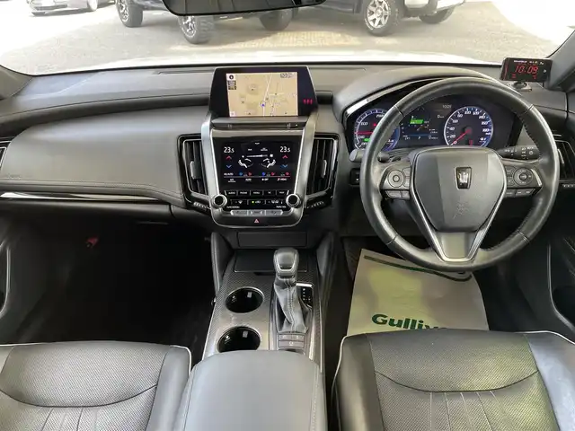 トヨタ クラウン ハイブリッド RS 和歌山県 2019(平31)年 18.8万km ホワイトパールクリスタルシャイン 純正ナビ/（AM/FM/DVD/CD/USB/Miracast/フルセグTV/Bluetooth/AUX)/ワンオーナー/プリクラッシュセーフティ/クリアランスソナー/パーキングサポート/ロードサインアシスト/レーンキープアシスト（操舵支援有）/シートヒーター/エアシート/ハンドルヒーター/D/Nパワーシート/電子パーキング/前後ドライブレコーダー/社外レーダー/EV/オートライト/純正アルミホイール/純正フロアマット/保証書/取扱説明書