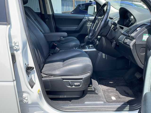 ランドローバー ランドローバー フリーランダー2 3．2 i6 長野県 2012(平24)年 9.6万km 白 ４WD/ブラックレザーシート/社外18インチアルミ/プッシュスタートエンジン/純正CD/アルパインスピーカー