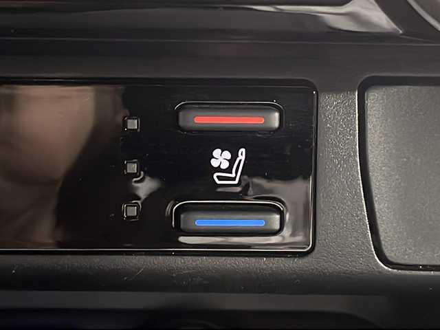 トヨタ ＲＡＶ４ ハイブリットG 広島県 2024(令6)年 2.1万km プラチナホワイトパールマイカ パノラマムーンルーフ/モデリスタフルエアロ/純正10.5型ディスプレイオーディオ（AppleCarPlay/AndroidAuto/フルセグTV）/パノラミックビューモニター/ブラック合皮シート/パワーシート/シートヒーター/ベンチレーション/パワーバックドア/ステアリングヒーター/ブラインドスポットモニター/クリアランスソナー/パーキングサポートブレーキ/セーフティセンス/・プリクラッシュセーフティ/・レーントレーシングアシスト/・オートマチックハイビーム/・レーダークルーズコントロール/LEDヘッドランプ/純正18インチAW/ETC2.0/USB入力端子