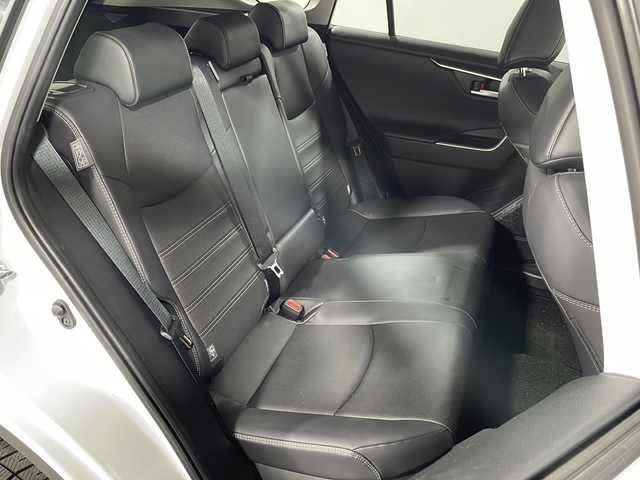 トヨタ ＲＡＶ４ ハイブリットG 広島県 2024(令6)年 2.1万km プラチナホワイトパールマイカ パノラマムーンルーフ/モデリスタフルエアロ/純正10.5型ディスプレイオーディオ（AppleCarPlay/AndroidAuto/フルセグTV）/パノラミックビューモニター/ブラック合皮シート/パワーシート/シートヒーター/ベンチレーション/パワーバックドア/ステアリングヒーター/ブラインドスポットモニター/クリアランスソナー/パーキングサポートブレーキ/セーフティセンス/・プリクラッシュセーフティ/・レーントレーシングアシスト/・オートマチックハイビーム/・レーダークルーズコントロール/LEDヘッドランプ/純正18インチAW/ETC2.0/USB入力端子