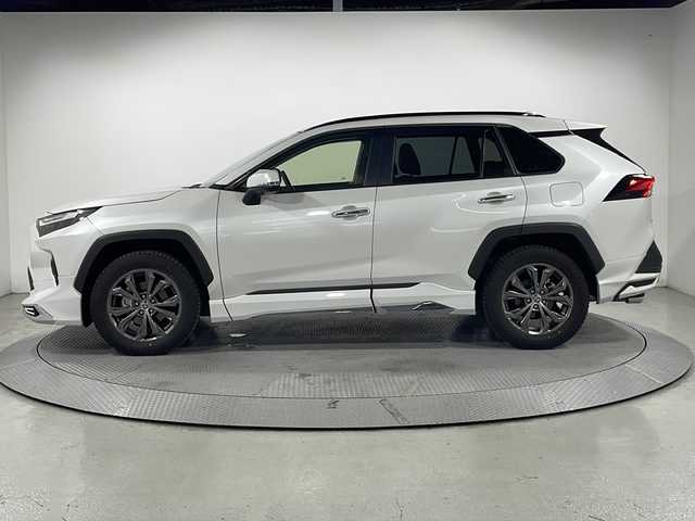 トヨタ ＲＡＶ４ ハイブリットG 広島県 2024(令6)年 2.1万km プラチナホワイトパールマイカ パノラマムーンルーフ/モデリスタフルエアロ/純正10.5型ディスプレイオーディオ（AppleCarPlay/AndroidAuto/フルセグTV）/パノラミックビューモニター/ブラック合皮シート/パワーシート/シートヒーター/ベンチレーション/パワーバックドア/ステアリングヒーター/ブラインドスポットモニター/クリアランスソナー/パーキングサポートブレーキ/セーフティセンス/・プリクラッシュセーフティ/・レーントレーシングアシスト/・オートマチックハイビーム/・レーダークルーズコントロール/LEDヘッドランプ/純正18インチAW/ETC2.0/USB入力端子