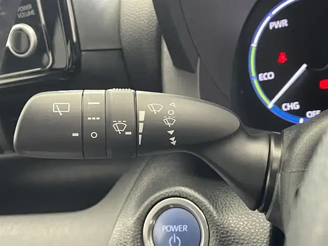 トヨタ ヤリスクロス ハイブリッド Z 滋賀県 2023(令5)年 4.6万km ブラックマイカ/プラチナホワイトパールマイカ 純正8型ナビ付ディスプレイオーディオ/Bluetooth/USB//全方位カメラ/ハーフレザーシート/パワーシート/シートヒーター/LEDヘッドライト/オートマチックハイビーム/追従付クルーズコントロール/ステアリングヒーター/電動パーキング/オートホールド/BSM/純正18AW/ETC