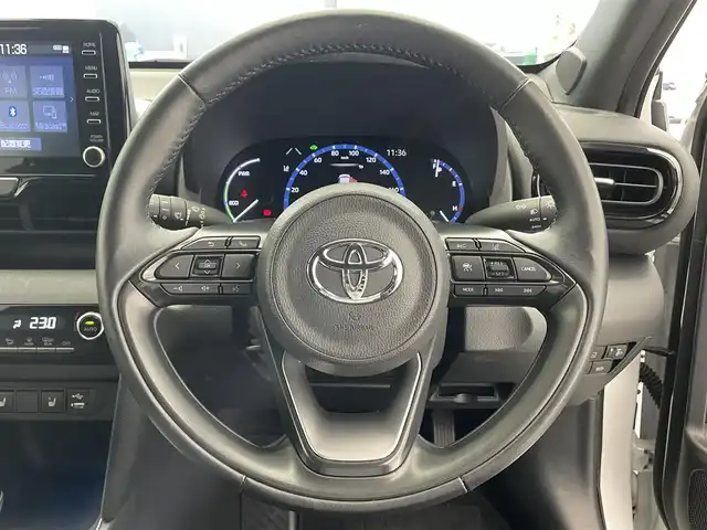 トヨタ ヤリスクロス ハイブリッド Z 滋賀県 2023(令5)年 4.6万km ブラックマイカ/プラチナホワイトパールマイカ 純正8型ナビ付ディスプレイオーディオ/Bluetooth/USB//全方位カメラ/ハーフレザーシート/パワーシート/シートヒーター/LEDヘッドライト/オートマチックハイビーム/追従付クルーズコントロール/ステアリングヒーター/電動パーキング/オートホールド/BSM/純正18AW/ETC