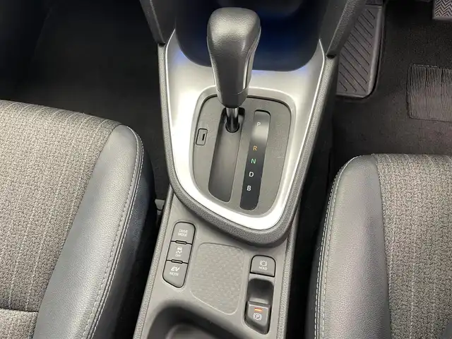 トヨタ ヤリスクロス ハイブリッド Z 滋賀県 2023(令5)年 4.6万km ブラックマイカ/プラチナホワイトパールマイカ 純正8型ナビ付ディスプレイオーディオ/Bluetooth/USB//全方位カメラ/ハーフレザーシート/パワーシート/シートヒーター/LEDヘッドライト/オートマチックハイビーム/追従付クルーズコントロール/ステアリングヒーター/電動パーキング/オートホールド/BSM/純正18AW/ETC