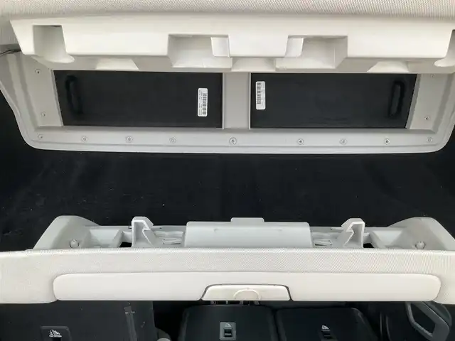 シトロエン ベルランゴ シャイン 熊本県 2022(令4)年 5.9万km ブランバンキーズ ・スマートキー/・プッシュスタート/・ガラスルーフ/・アクティブセーフティブレーキ/・トラフィックサインインフォメーション/・疲労検知/・インテリジェントハイビーム/・パーキングセンサー/・ブラインドスポットモニター/・クルーズコントロール(追従式)/・純正ディスプレイオーディオ/　【Bluetooth・USB・AppleCarPlay・AndroidAuto】/・バックカメラ/・左サイドカメラ/・ETC/・フォグランプ