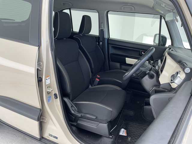 スズキ クロスビー HYBRID MZ 愛知県 2023(令5)年 2万km キャラバンアイボリーパールメタリック/ホワイト 2トーンルーフ ディズプレイオーディオ　ナビ機能なし/レーダークルーズコントロール/シートヒーター/バックカメラ/コーナーセンサー/純正アルミホイール/LEDヘッドライト/パドルシフト/レーダークルーズコントロール/オートマチックハイビーム/ドライブレコーダー/ETC/衝突軽減システム/CD DVD/Bluetooth/ステアリングスイッチ/スマートキー/プッシュスタート