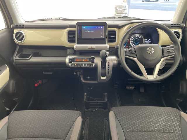 スズキ クロスビー HYBRID MZ 愛知県 2023(令5)年 2万km キャラバンアイボリーパールメタリック/ホワイト 2トーンルーフ ディズプレイオーディオ　ナビ機能なし/レーダークルーズコントロール/シートヒーター/バックカメラ/コーナーセンサー/純正アルミホイール/LEDヘッドライト/パドルシフト/レーダークルーズコントロール/オートマチックハイビーム/ドライブレコーダー/ETC/衝突軽減システム/CD DVD/Bluetooth/ステアリングスイッチ/スマートキー/プッシュスタート
