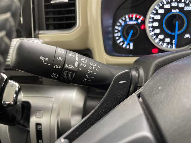 スズキ クロスビー HYBRID MZ 愛知県 2023(令5)年 2万km キャラバンアイボリーパールメタリック/ホワイト 2トーンルーフ ディズプレイオーディオ　ナビ機能なし/レーダークルーズコントロール/シートヒーター/バックカメラ/コーナーセンサー/純正アルミホイール/LEDヘッドライト/パドルシフト/レーダークルーズコントロール/オートマチックハイビーム/ドライブレコーダー/ETC/衝突軽減システム/CD DVD/Bluetooth/ステアリングスイッチ/スマートキー/プッシュスタート