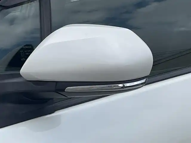 トヨタ プリウス Sセーフティプラス 佐賀県 2017(平29)年 14.1万km ホワイトパールクリスタルシャイン こちらは現金またはオートローンご利用時の価格です/自社ローンご希望の方は別途その旨お申付け下さい/純正９インチナビ/ＴＶ/ＢＴオーディオ/ＤＶＤ/ＣＤ　　/バックカメラ　　/トヨタセーフティセンス