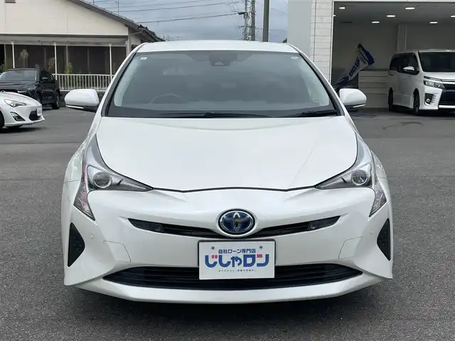 トヨタ プリウス Sセーフティプラス 佐賀県 2017(平29)年 14.1万km ホワイトパールクリスタルシャイン こちらは現金またはオートローンご利用時の価格です/自社ローンご希望の方は別途その旨お申付け下さい/純正９インチナビ/ＴＶ/ＢＴオーディオ/ＤＶＤ/ＣＤ　　/バックカメラ　　/トヨタセーフティセンス