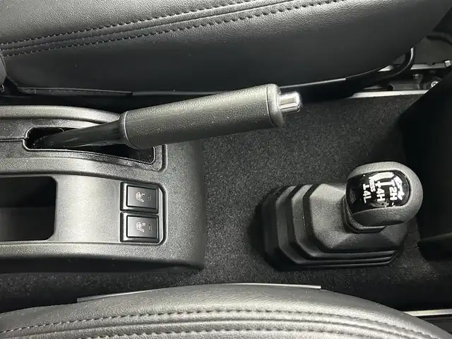 スズキ ジムニー XC 熊本県 2022(令4)年 2.9万km ブリスクブルーメタリック/ブラック2トーンルーフ 社外マフラー　/社外テール　/社外ナビSL3122NV（ＣＤ・ＤＶＤ・フルセグ・ＢＴ・ＳＤ）/ミラー型社外前後ドライブレコーダー　/ＥＴＣ　/前席シートヒーター　/クルーズコントロール/スズキセーフティサポート/・デュアルセンサーブレーキサポート/・誤発進制御機能/・車線逸脱警報機能/・ふらつき警報機能/・ハイビームアシスト/・先行車発進お知らせ機能/・標識認識システム/横滑り防止/ダウンヒルアシスト/アイドリングストップ/純正フロアマット/WORK16インチAW/オートライト/LEDヘッドライト/フォグランプ/スマートキー/プッシュスタート/スペアキー1本/保証書/取扱説明書