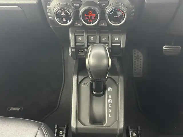 スズキ ジムニー XC 熊本県 2022(令4)年 2.9万km ブリスクブルーメタリック/ブラック2トーンルーフ 社外マフラー　/社外テール　/社外ナビSL3122NV（ＣＤ・ＤＶＤ・フルセグ・ＢＴ・ＳＤ）/ミラー型社外前後ドライブレコーダー　/ＥＴＣ　/前席シートヒーター　/クルーズコントロール/スズキセーフティサポート/・デュアルセンサーブレーキサポート/・誤発進制御機能/・車線逸脱警報機能/・ふらつき警報機能/・ハイビームアシスト/・先行車発進お知らせ機能/・標識認識システム/横滑り防止/ダウンヒルアシスト/アイドリングストップ/純正フロアマット/WORK16インチAW/オートライト/LEDヘッドライト/フォグランプ/スマートキー/プッシュスタート/スペアキー1本/保証書/取扱説明書