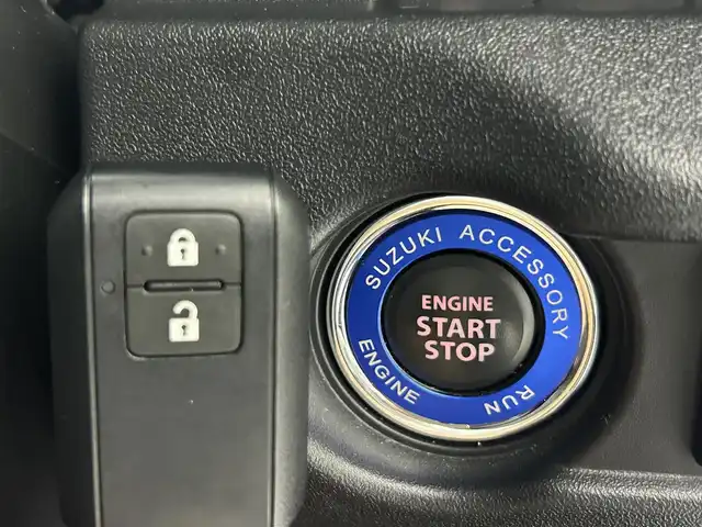 スズキ ジムニー XC 熊本県 2022(令4)年 2.9万km ブリスクブルーメタリック/ブラック2トーンルーフ 社外マフラー　/社外テール　/社外ナビSL3122NV（ＣＤ・ＤＶＤ・フルセグ・ＢＴ・ＳＤ）/ミラー型社外前後ドライブレコーダー　/ＥＴＣ　/前席シートヒーター　/クルーズコントロール/スズキセーフティサポート/・デュアルセンサーブレーキサポート/・誤発進制御機能/・車線逸脱警報機能/・ふらつき警報機能/・ハイビームアシスト/・先行車発進お知らせ機能/・標識認識システム/横滑り防止/ダウンヒルアシスト/アイドリングストップ/純正フロアマット/WORK16インチAW/オートライト/LEDヘッドライト/フォグランプ/スマートキー/プッシュスタート/スペアキー1本/保証書/取扱説明書