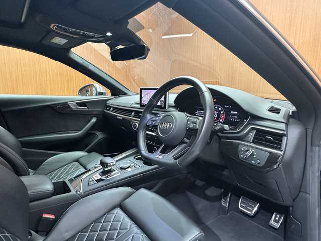 アウディ Ｓ５ スポーツバック 千葉県 2018(平30)年 6.4万km グレー