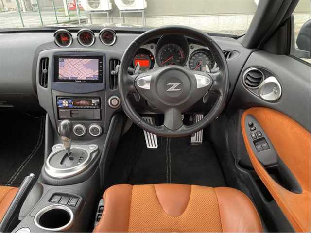 日産 フェアレディ Ｚ バージョンT 群馬県 2013(平25)年 2.7万km ダイヤモンドブラック 社外ナビ/(BT/USB)/フルセグTV/バックカメラ/社外オーディオ/BOSEサウンド/運転席パワーシート/助手席パワーシート/運転席シートヒーター/助手席シートヒーター/革巻きステアリング/パドルシフト/ETC/オートライト/HIDヘッドライト/リアフォグランプ/スペアキー/純正フロアマット/純正18インチアルミホイール/取扱説明書/保証書