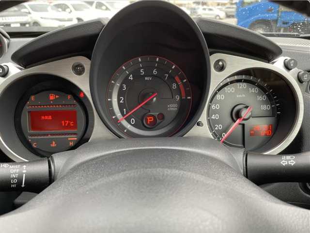 日産 フェアレディ Ｚ バージョンT 群馬県 2013(平25)年 2.7万km ダイヤモンドブラック 社外ナビ/(BT/USB)/フルセグTV/バックカメラ/社外オーディオ/BOSEサウンド/運転席パワーシート/助手席パワーシート/運転席シートヒーター/助手席シートヒーター/革巻きステアリング/パドルシフト/ETC/オートライト/HIDヘッドライト/リアフォグランプ/スペアキー/純正フロアマット/純正18インチアルミホイール/取扱説明書/保証書