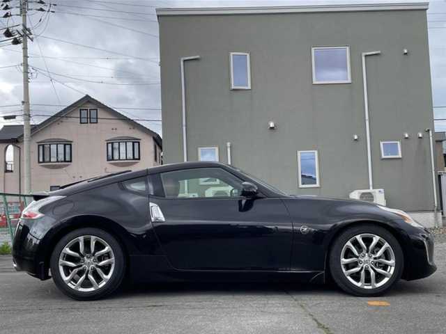 日産 フェアレディ Ｚ バージョンT 群馬県 2013(平25)年 2.7万km ダイヤモンドブラック 社外ナビ/(BT/USB)/フルセグTV/バックカメラ/社外オーディオ/BOSEサウンド/運転席パワーシート/助手席パワーシート/運転席シートヒーター/助手席シートヒーター/革巻きステアリング/パドルシフト/ETC/オートライト/HIDヘッドライト/リアフォグランプ/スペアキー/純正フロアマット/純正18インチアルミホイール/取扱説明書/保証書